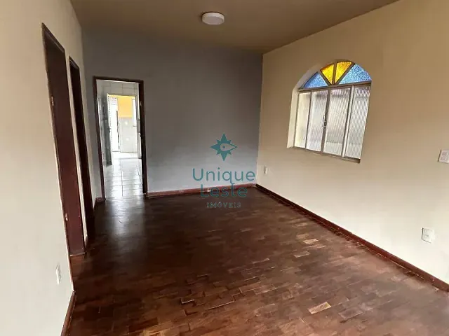 Casa 6 quartos e 3 banheiros, à venda, no bairro Santa Cruz em Belo Horizonte