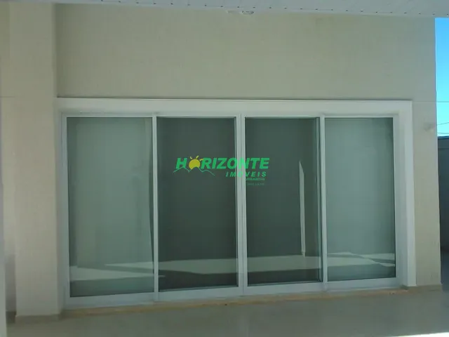Casa com 252m² 4 quartos e 3 banheiros, à venda, no bairro Condomínio Residencial Mantiqueira em São José dos Campos