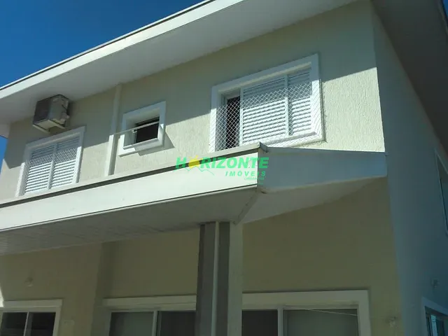 Casa com 252m² 4 quartos e 3 banheiros, à venda, no bairro Condomínio Residencial Mantiqueira em São José dos Campos