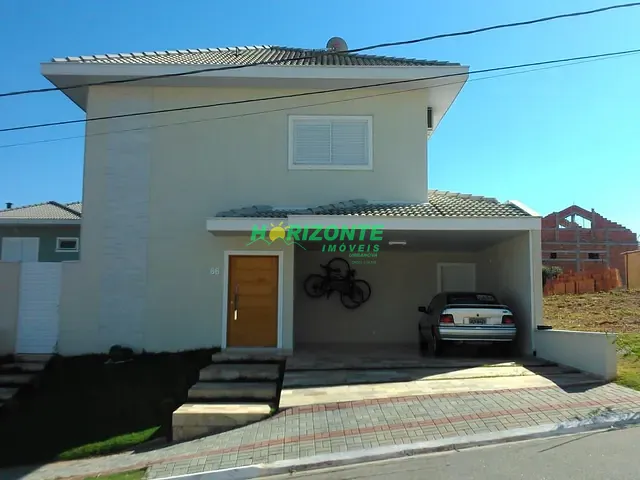 Casa com 252m² 4 quartos e 3 banheiros, à venda, no bairro Condomínio Residencial Mantiqueira em São José dos Campos