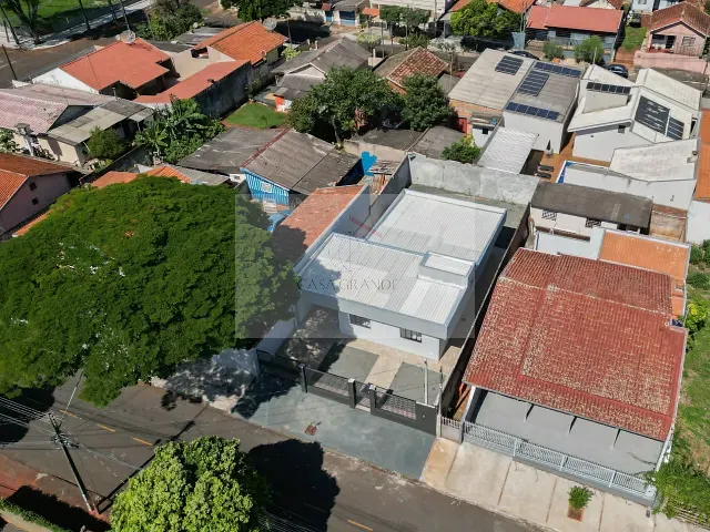 Casa com 300m² 3 quartos e 2 banheiros, à venda, no bairro Jardim Novo Horizonte em Rolândia