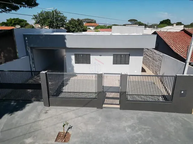 Casa com 300m² 3 quartos e 2 banheiros, à venda, no bairro Jardim Novo Horizonte em Rolândia