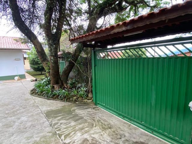 Casa com 1800m² 4 quartos e 5 banheiros, à venda, no bairro Agenor em Extrema