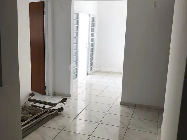 Casa com 200m² 3 quartos e 1 banheiro, à venda, no bairro Parque Piauí em Teresina