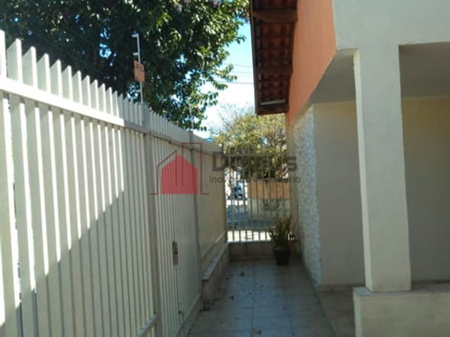 Casa com 330m², à venda, no bairro Centro em Taubaté