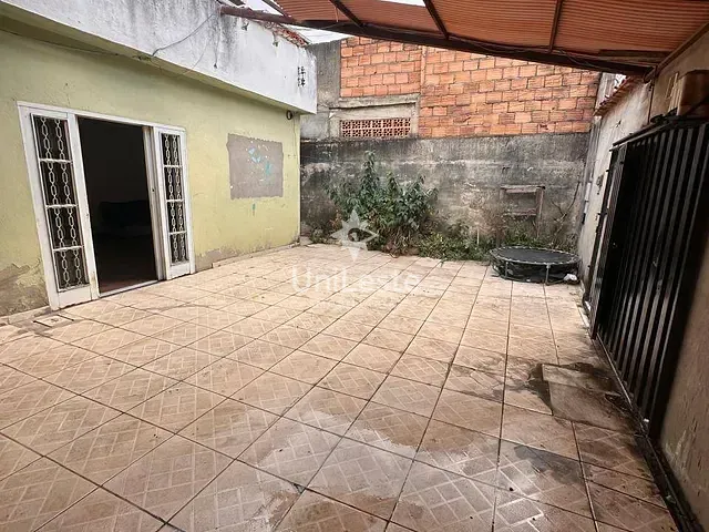 Casa 3 quartos e 1 banheiro, à venda, no bairro Conjunto Taquaril em Belo Horizonte