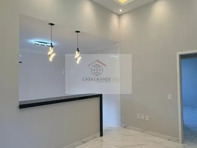 Casa com 180m² 3 quartos e 2 banheiros, à venda, no bairro Jardim Monte Carlo em Rolândia
