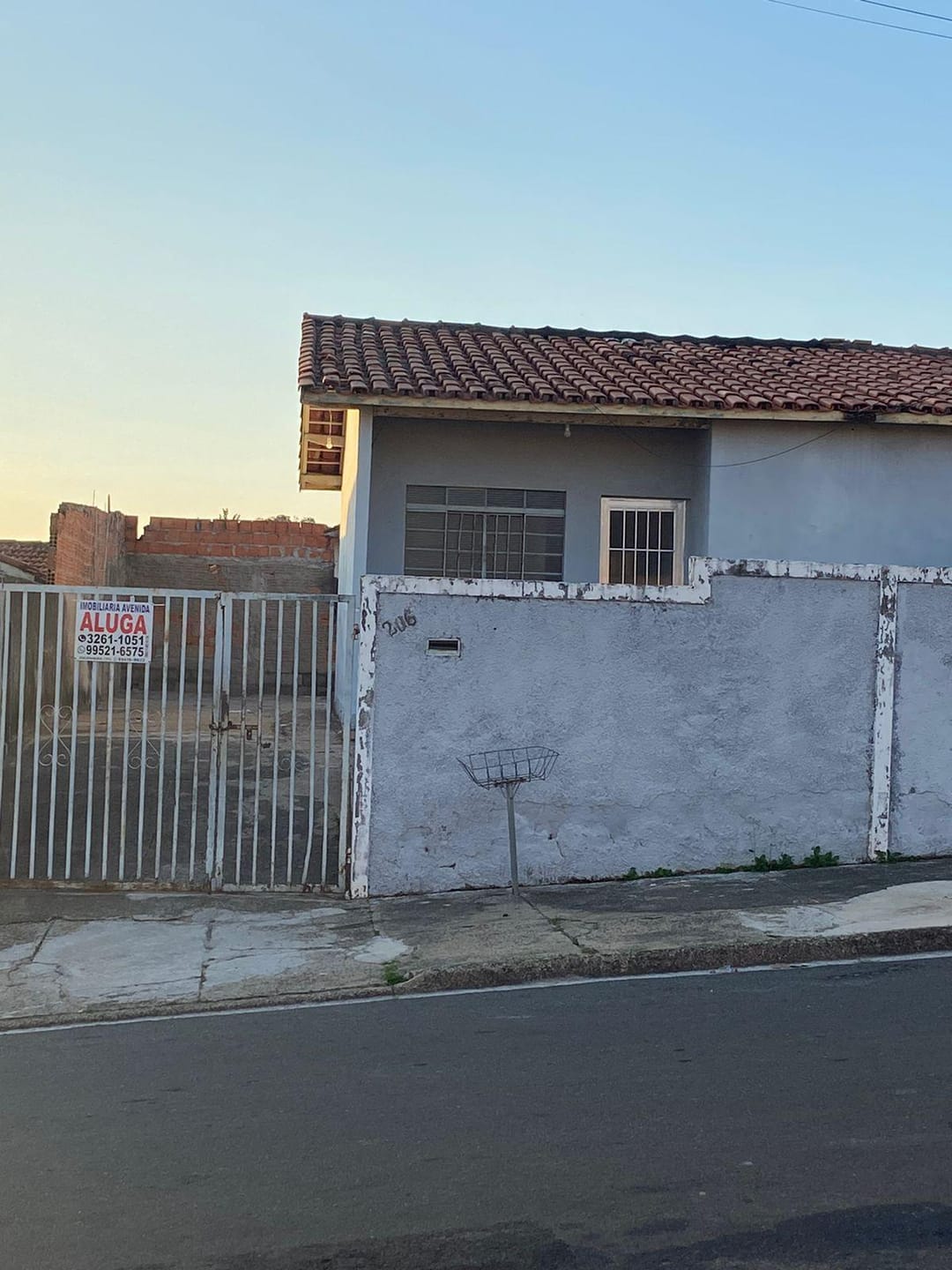 Casa, 2 quartos, 205 m² - Foto 1