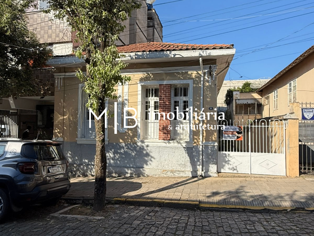 Casa 3 quartos e 1 banheiro, à venda, no bairro Centro em Cataguases
