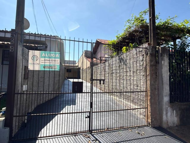 Casa com 100m² 2 quartos e 1 banheiro, para alugar, no bairro Jardim Tarobá em Cambé