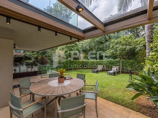 Casa 3 quartos e 5 banheiros, à venda, no bairro Alto de Pinheiros em São Paulo