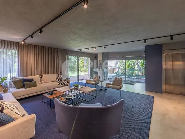 Casa 3 quartos e 5 banheiros, à venda, no bairro Alto de Pinheiros em São Paulo