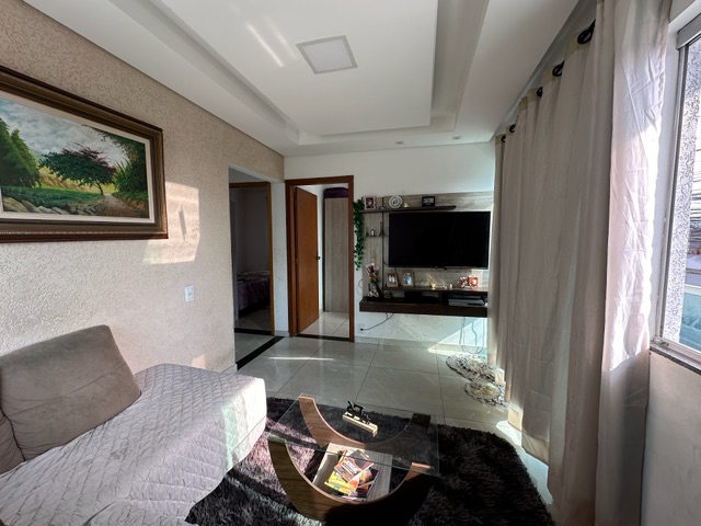 Casa com 360m² 3 quartos e 1 banheiro, à venda, no bairro Engenho Nogueira em Belo Horizonte