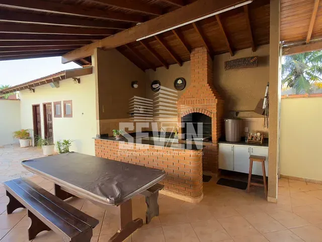 Casa com 300m² 3 quartos e 2 banheiros, à venda, no bairro Área Rural de Jacuba em Arealva