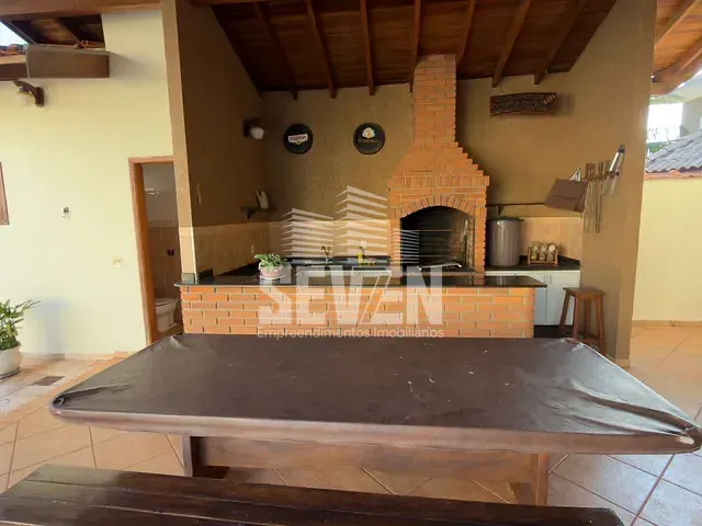 Casa com 300m² 3 quartos e 2 banheiros, à venda, no bairro Área Rural de Jacuba em Arealva