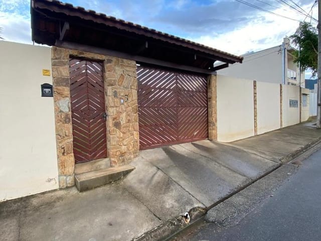 Casa com 2000m² 5 quartos e 3 banheiros, à venda, no bairro Ponte Nova em Extrema