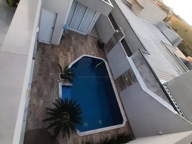 Casa com 280m² 4 quartos e 4 banheiros, à venda, no bairro Condomínio Portal da Serra em Bragança Paulista
