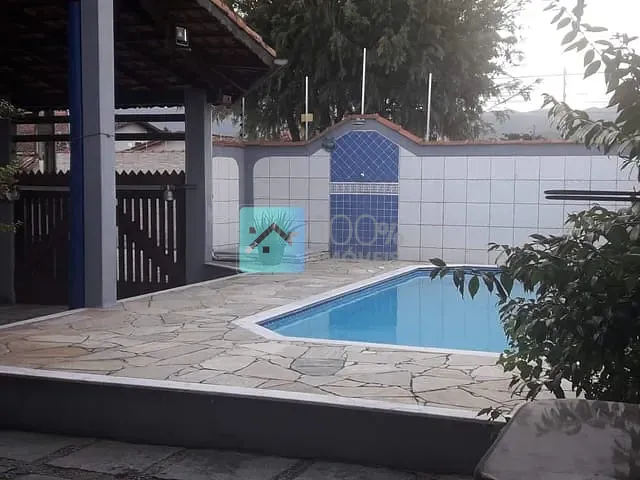 Casa com 250m² 3 quartos e 2 banheiros, à venda, no bairro Pontal de Santa Marina em Caraguatatuba