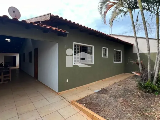 Casa 2 quartos e 3 banheiros, à venda, no bairro Jardim Nobre em Rolândia