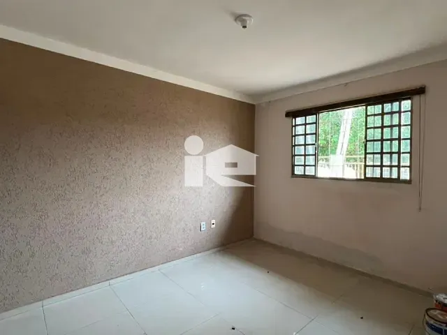 Casa 2 quartos e 3 banheiros, à venda, no bairro Jardim Nobre em Rolândia