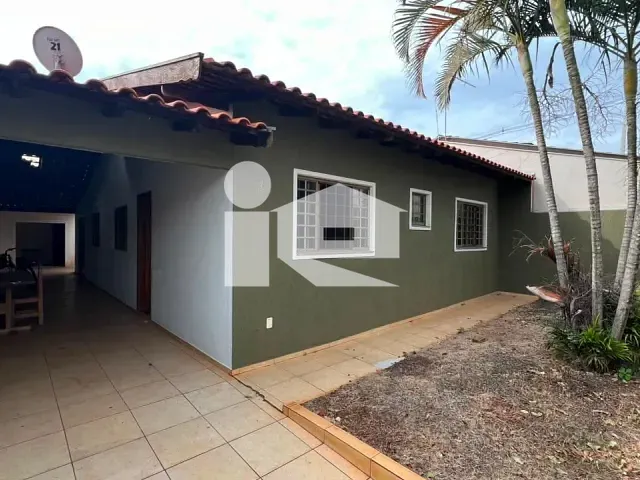 Casa 2 quartos e 3 banheiros, à venda, no bairro Jardim Nobre em Rolândia