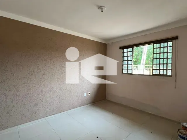 Casa 2 quartos e 3 banheiros, à venda, no bairro Jardim Nobre em Rolândia