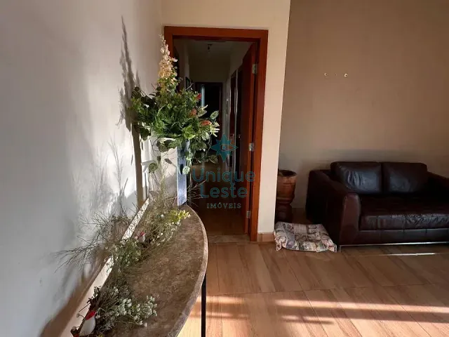 Casa 3 quartos e 3 banheiros, à venda, no bairro Esplanada em Belo Horizonte