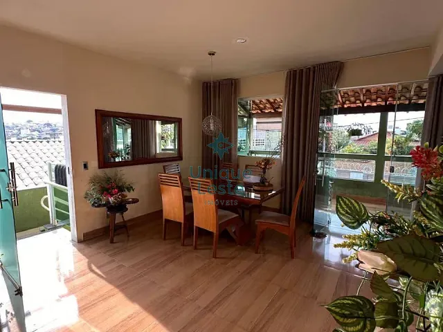 Casa 3 quartos e 3 banheiros, à venda, no bairro Esplanada em Belo Horizonte