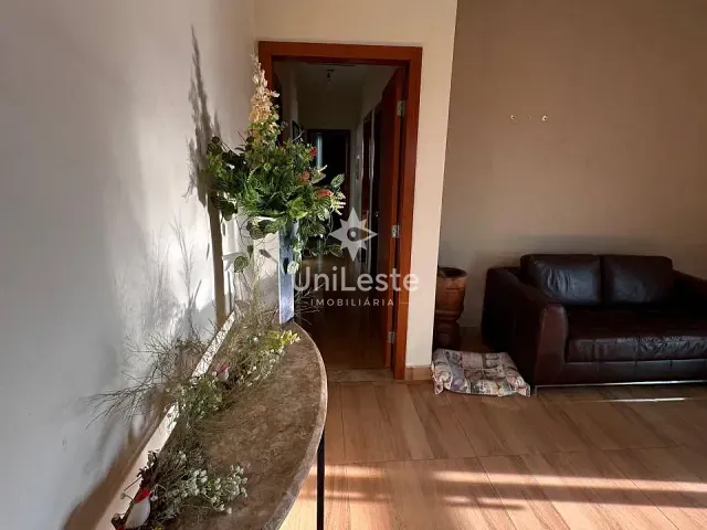 Casa 3 quartos e 3 banheiros, à venda, no bairro Esplanada em Belo Horizonte
