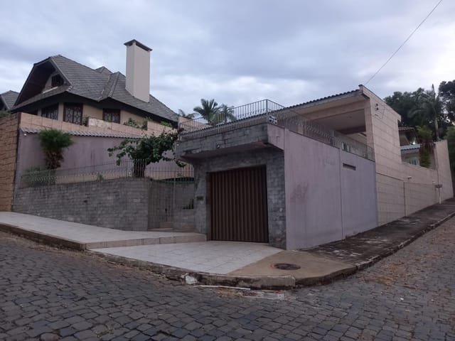 Casa com 360m² 3 quartos e 2 banheiros, à venda, no bairro São Basilio Magno em União da Vitória