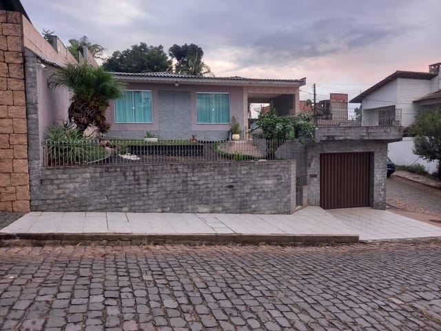 Casa com 360m² 3 quartos e 2 banheiros, à venda, no bairro São Basilio Magno em União da Vitória