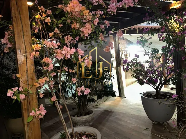 Casa com 443m² 3 quartos e 2 banheiros, à venda, no bairro Jardim Tropical em Cuiabá