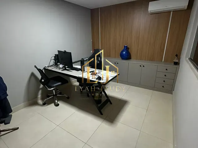 Casa com 443m² 3 quartos e 2 banheiros, à venda, no bairro Jardim Tropical em Cuiabá