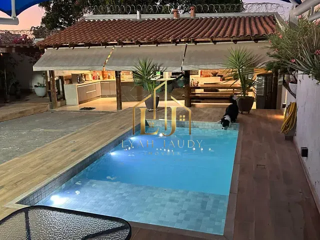 Casa com 443m² 3 quartos e 2 banheiros, à venda, no bairro Jardim Tropical em Cuiabá