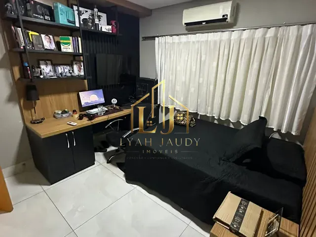Casa com 443m² 3 quartos e 2 banheiros, à venda, no bairro Jardim Tropical em Cuiabá