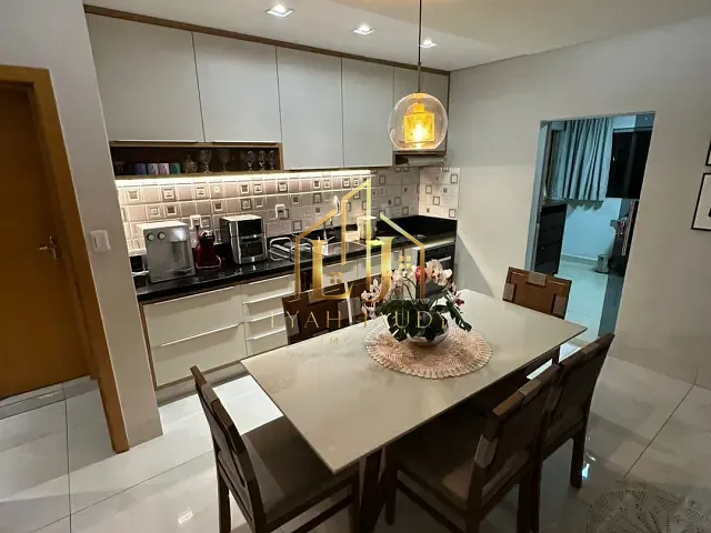 Casa com 443m² 3 quartos e 2 banheiros, à venda, no bairro Jardim Tropical em Cuiabá