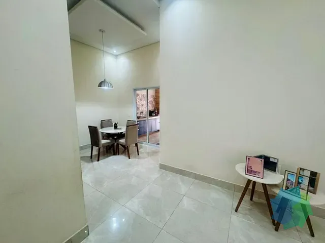 Casa com 175m² 3 quartos e 2 banheiros, à venda, no bairro Village Moutonnée em Salto