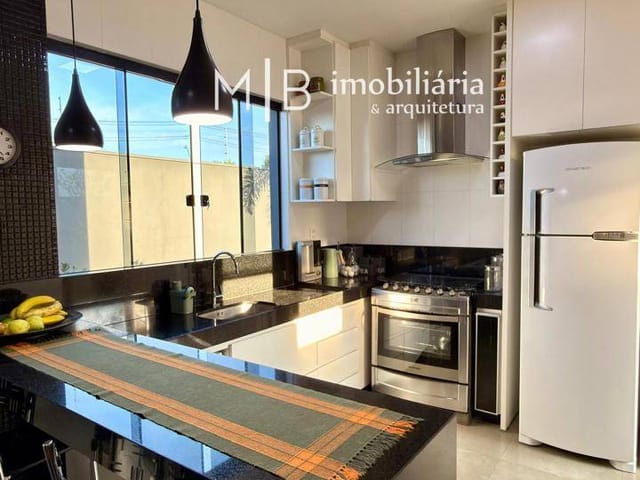 Casa 3 quartos e 3 banheiros, à venda, no bairro Jardim Samauma em Lavras