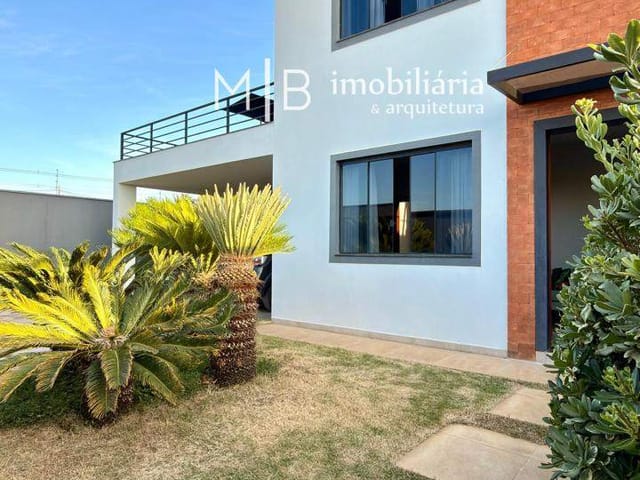 Casa 3 quartos e 3 banheiros, à venda, no bairro Jardim Samauma em Lavras