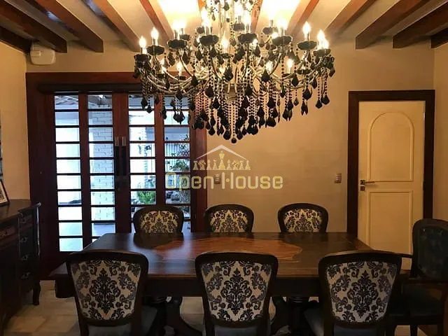 Casa 3 quartos e 4 banheiros, à venda, no bairro Niterói em Volta Redonda