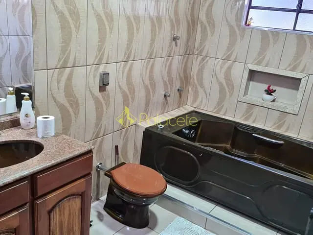 Casa com 250m² 3 quartos e 2 banheiros, à venda, no bairro Conjunto Habitacional Terra dos Ipês I (Norte) em Pindamonhangaba