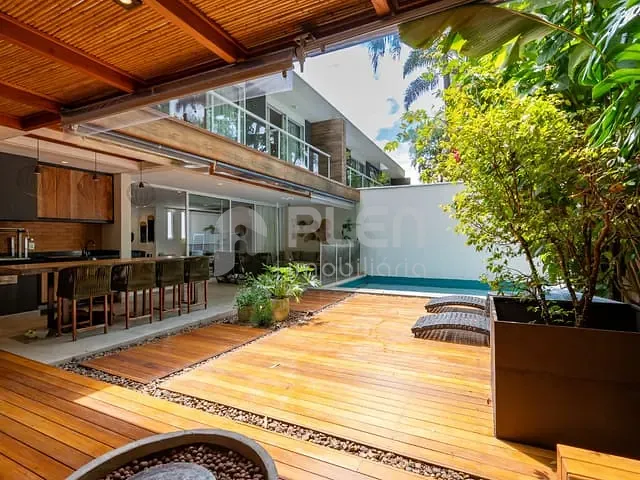 Casa 3 quartos e 5 banheiros, à venda, no bairro Morumbi em São Paulo