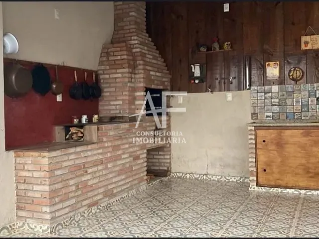 Casa com 250m² 2 quartos e 2 banheiros, à venda, no bairro Jardim Ana Rosa em Taubaté
