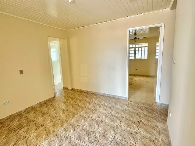Casa com 144m² 3 quartos e 2 banheiros, à venda, no bairro Núcleo Habitacional Dom Romeu Alberti em Apucarana