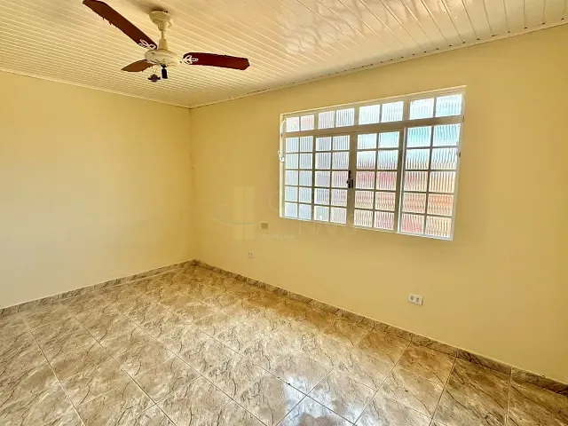 Casa com 144m² 3 quartos e 2 banheiros, à venda, no bairro Núcleo Habitacional Dom Romeu Alberti em Apucarana