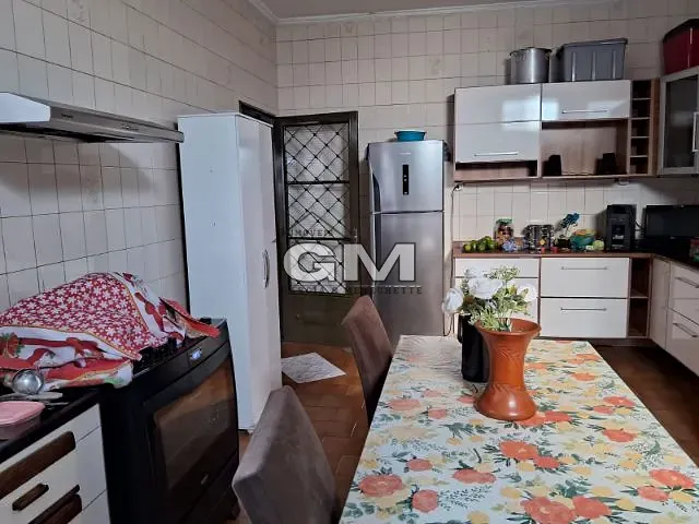 Casa com 200m² 2 quartos e 2 banheiros, à venda, no bairro Adelino Simioni em Ribeirão Preto