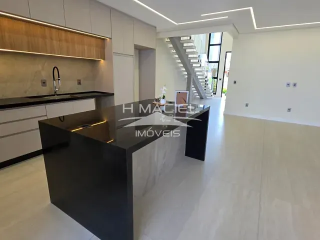 Casa com 200m² 3 quartos e 4 banheiros, à venda, no bairro Vila Monte Alegre em Paulínia