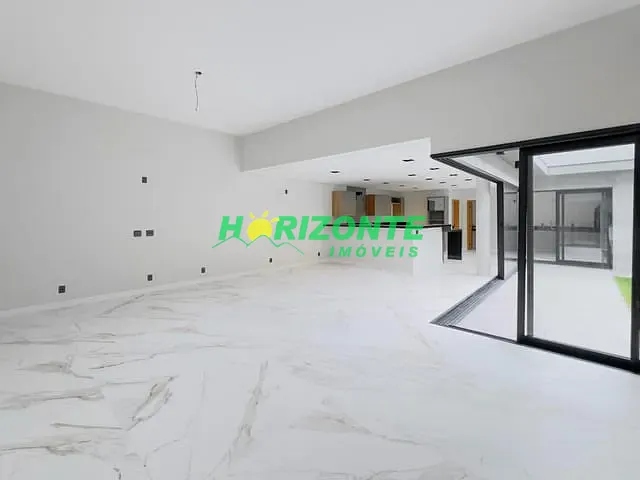 Casa com 450m² 4 quartos e 5 banheiros, à venda, no bairro Urbanova em São José dos Campos