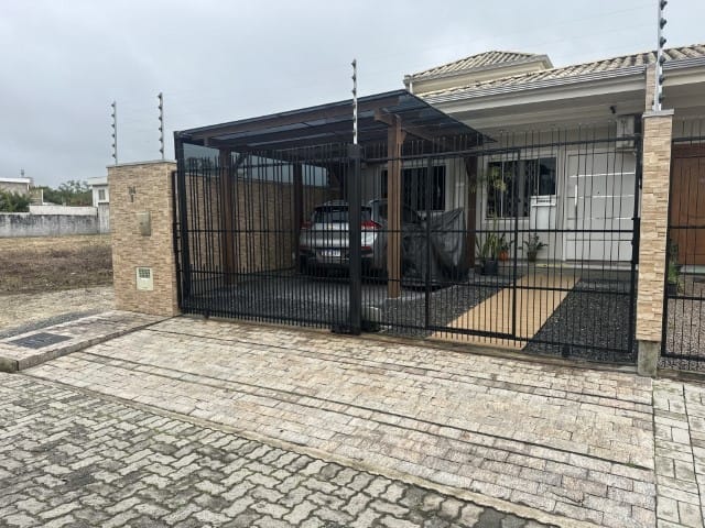 Casa com 95m² 2 quartos e 2 banheiros, à venda, no bairro Areias em Tijucas