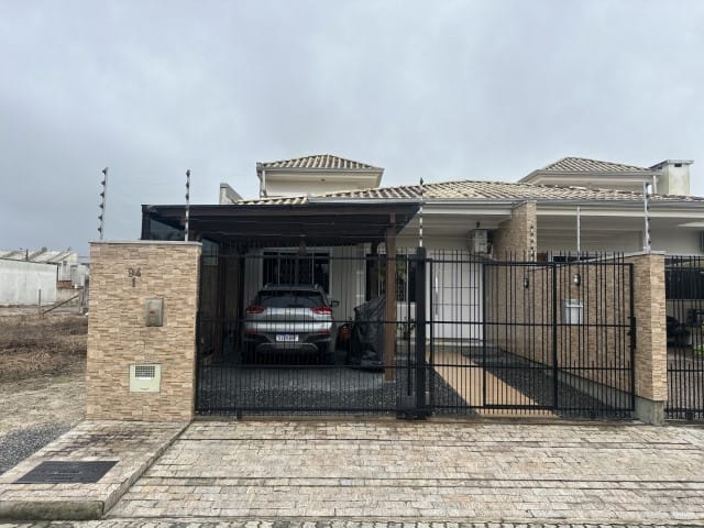 Casa com 95m² 2 quartos e 2 banheiros, à venda, no bairro Areias em Tijucas